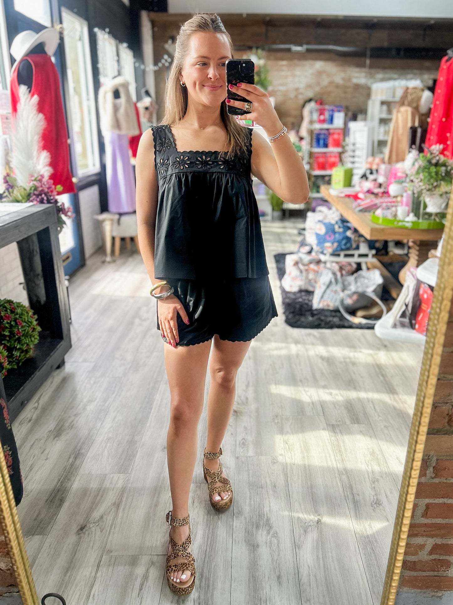 Scarlett Scalloped Set